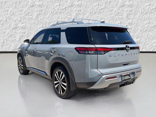 Boulder Gray Pearl 2024 Nissan Pathfinder Platinum FWD