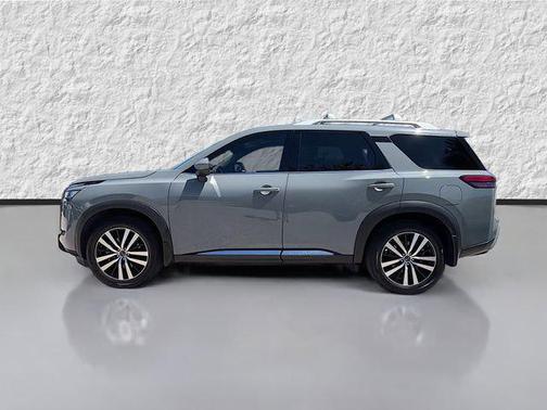 2024 Nissan Pathfinder Platinum FWD