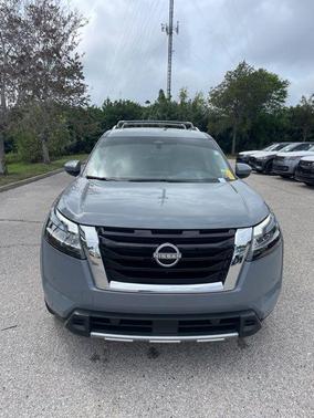 2024 Nissan Pathfinder Platinum FWD