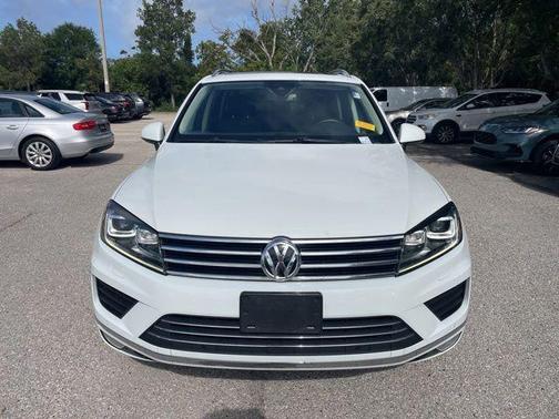 Pure White 2016 Volkswagen Touareg TDI Lux