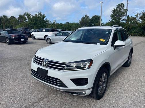 Pure White 2016 Volkswagen Touareg TDI Lux