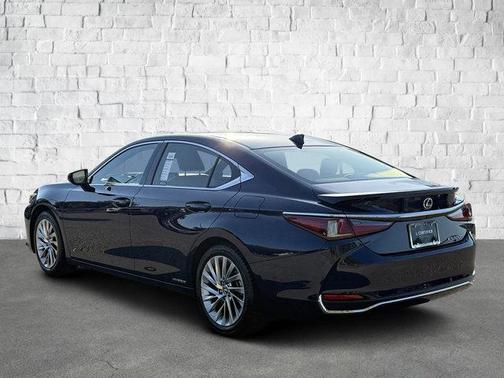 2019 Lexus ES 300h Luxury