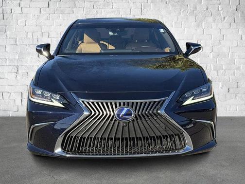 2019 Lexus ES 300h Luxury