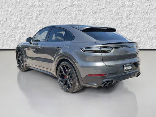 Dolomite Silver Metallic 2022 Porsche Cayenne GTS