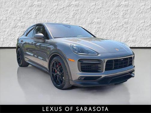 Dolomite Silver Metallic 2022 Porsche Cayenne GTS