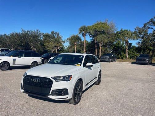 2021 Audi Q7 55 Premium Plus