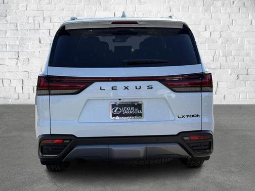 2025 Lexus LX 700h Overtrail