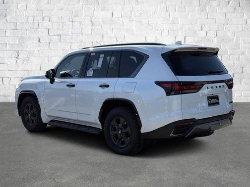 2025 Lexus LX 700h Overtrail