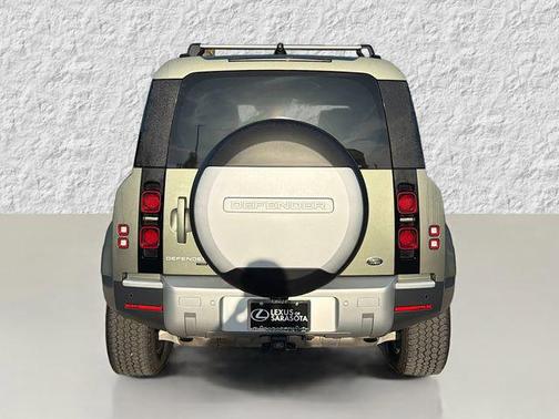 2021 Land Rover Defender 110 SE