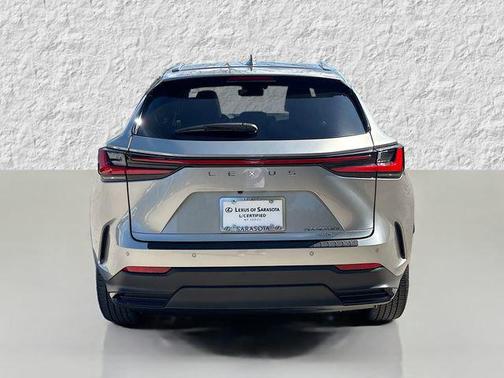 2022 Lexus NX 450h+ Luxury
