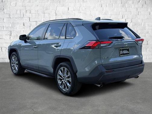 2020 Toyota RAV4 XLE Premium