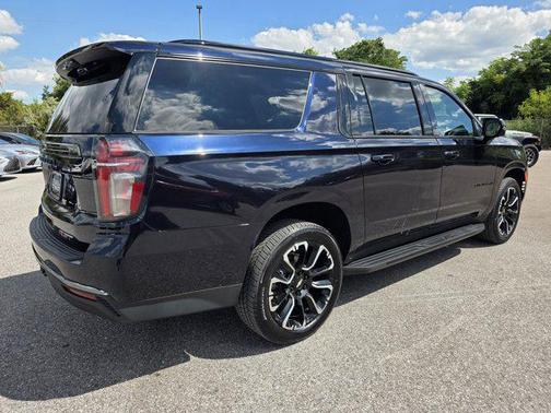 2022 Chevrolet Suburban RST