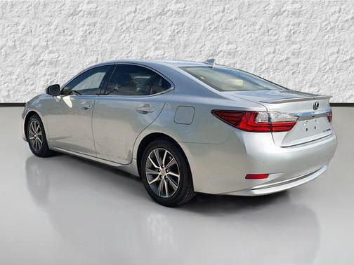 2016 Lexus ES 300h Base