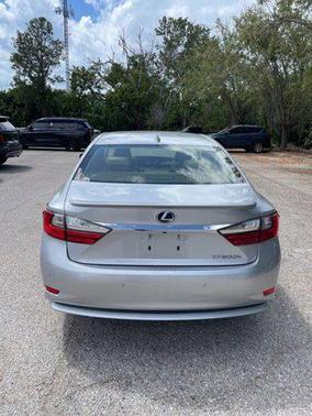 2016 Lexus ES 300h Base