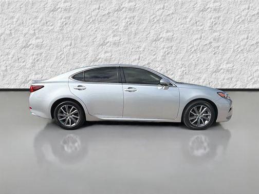 2016 Lexus ES 300h Base