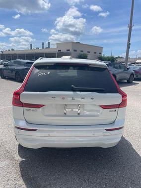 Crystal White Metallic 2023 Volvo XC60 B5 Core
