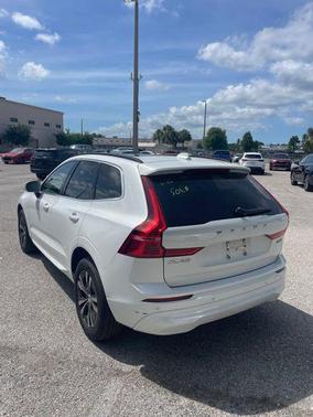 Crystal White Metallic 2023 Volvo XC60 B5 Core