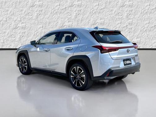 Iridium 2026 Lexus UX 300h Base