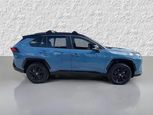 2024 Toyota RAV4 Hybrid SE