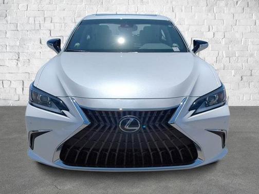2025 Lexus ES 300h Base