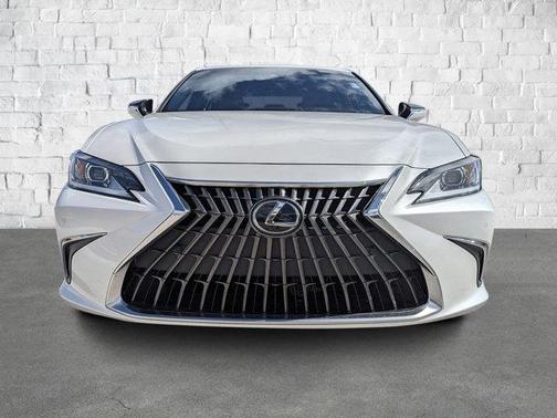 2023 Lexus ES 300h Base