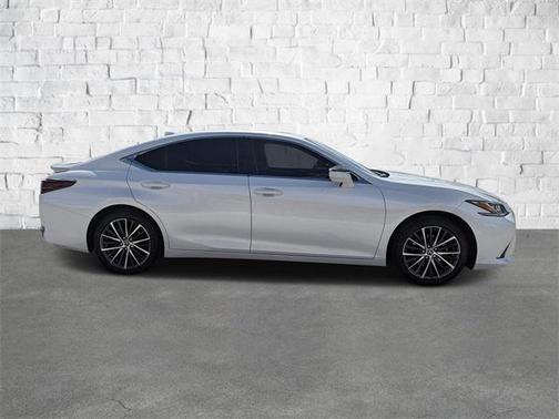 2023 Lexus ES 300h Base