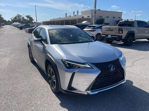 Iridium 2024 Lexus UX 250h Base
