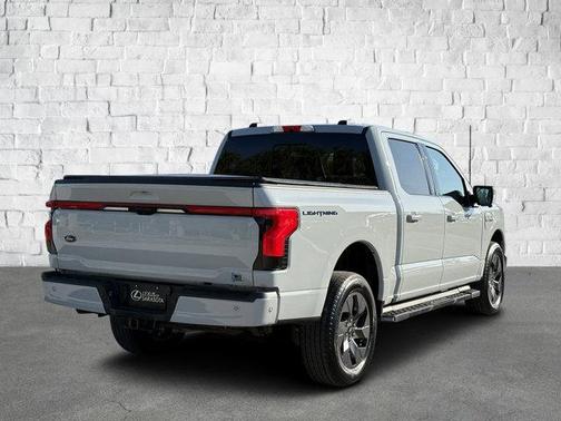 2023 Ford F-150 Lightning LARIAT