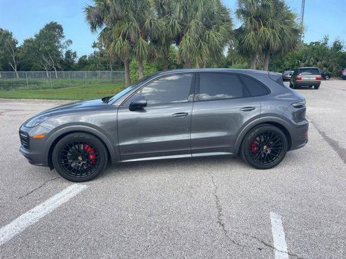 2022 Porsche Cayenne GTS