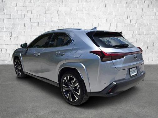 2025 Lexus UX 300h Premium