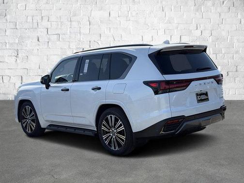 2025 Lexus LX 700h Luxury