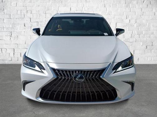 2025 Lexus ES 300h Luxury