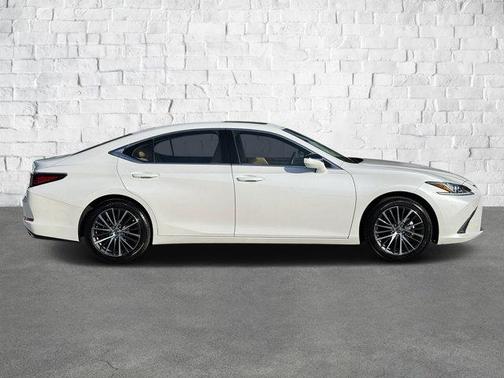 2025 Lexus ES 350 Base