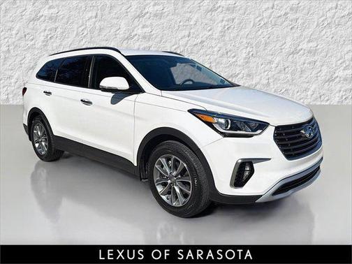 2017 Hyundai SANTA FE SE