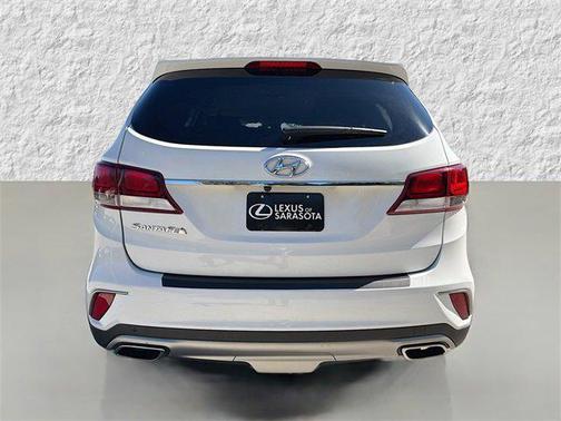 2017 Hyundai SANTA FE SE