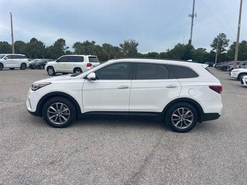 2017 Hyundai SANTA FE SE