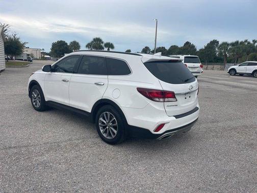 2017 Hyundai SANTA FE SE