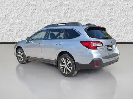 Ice Silver Metallic 2019 Subaru Outback 2.5i Limited