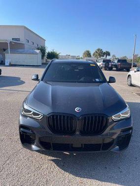 Arctic Grey Metallic 2022 BMW X5 M50i