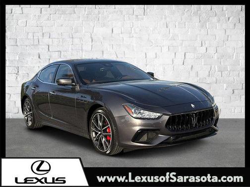 2022 Maserati Ghibli Modena Q4