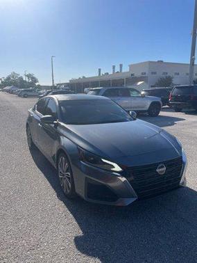 Gun Metallic 2024 Nissan Altima 2.5 SL