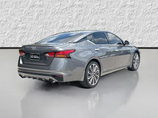 Gun Metallic 2024 Nissan Altima 2.5 SL