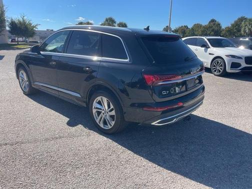 2020 Audi Q7 45 Premium Plus