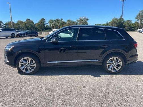 2020 Audi Q7 45 Premium Plus