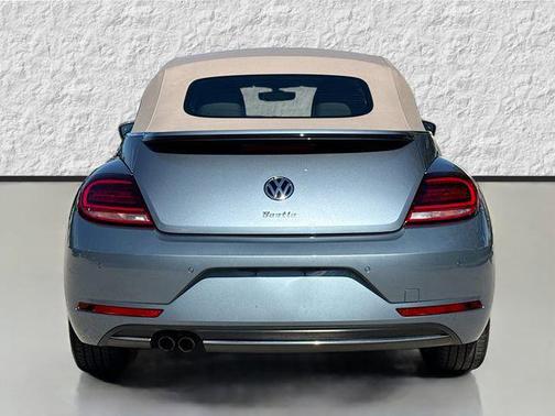 Stonewashed Blue Metallic/Black Roof 2019 Volkswagen Beetle 2.0T SE