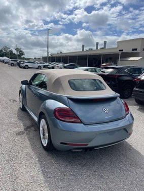 Stonewashed Blue Metallic/Black Roof 2019 Volkswagen Beetle 2.0T SE