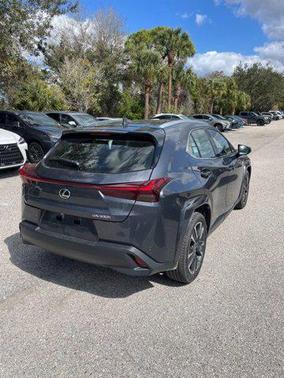 2025 Lexus UX 300h Premium