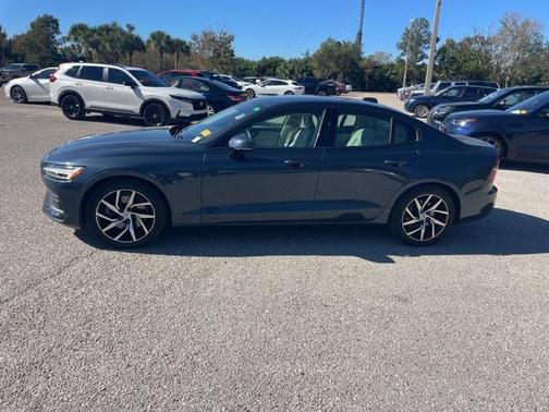 2020 Volvo S60 T5 Momentum