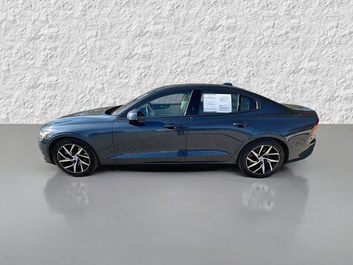 2020 Volvo S60 T5 Momentum
