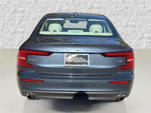 2020 Volvo S60 T5 Momentum